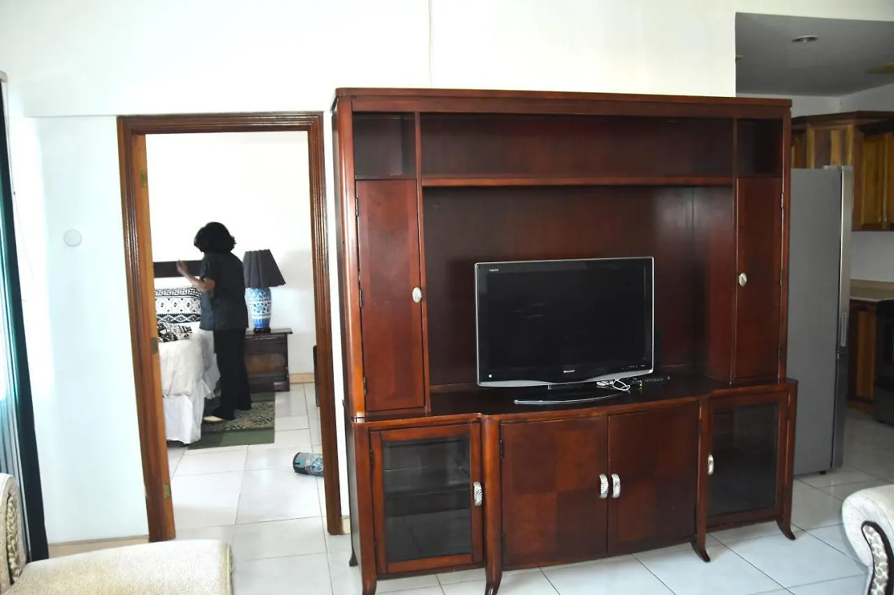 Embassy Deluxe Apartment Kingston