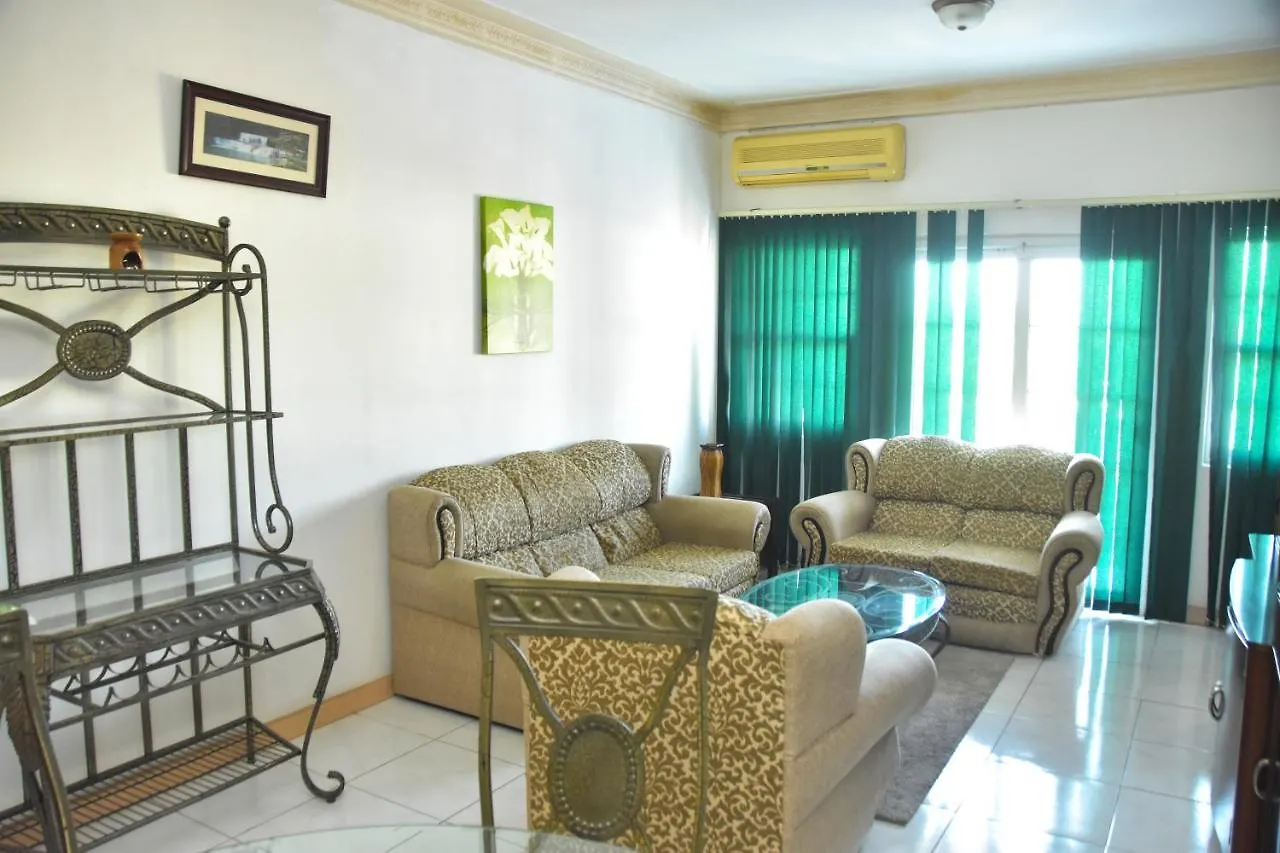 Embassy Deluxe Apartment Kingston 0*,